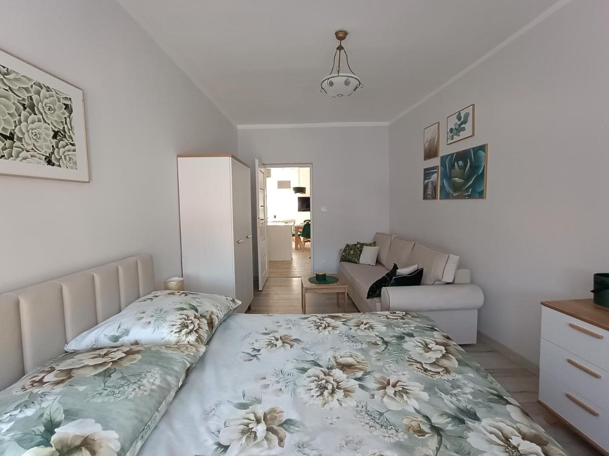 Szmaragdowy Apartament Przy Ulicy Opolskiej Tarnowskie Gory Bagian luar foto
