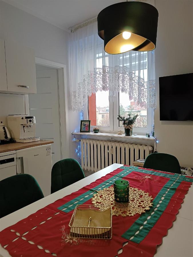 Szmaragdowy Apartament Przy Ulicy Opolskiej Tarnowskie Gory Bagian luar foto