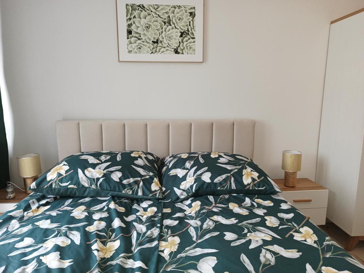 Szmaragdowy Apartament Przy Ulicy Opolskiej Tarnowskie Gory Bagian luar foto