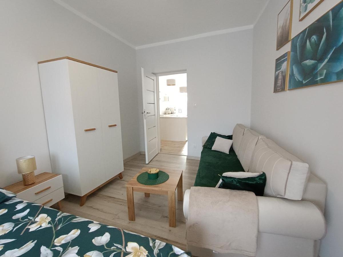 Szmaragdowy Apartament Przy Ulicy Opolskiej Tarnowskie Gory Bagian luar foto